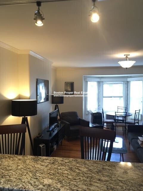 429 Beacon St in Boston, MA - Foto de edificio - Building Photo