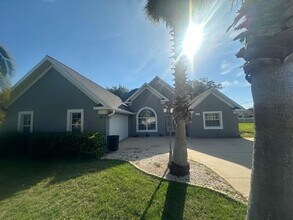 11 Feling Ln in Palm Coast, FL - Building Photo - Building Photo