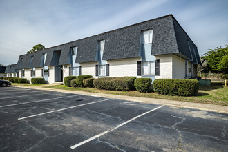 The Willows Apartments in Albany, GA - Foto de edificio - Building Photo