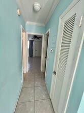467 Golden Isles Dr, Unit Envoy North Condo in Hallandale Beach, FL - Building Photo - Building Photo