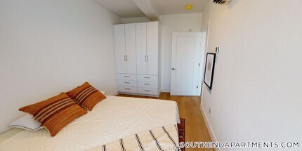 1 Newcomb St, Unit 605 in Boston, MA - Building Photo - Building Photo