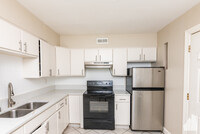 2032 W Birchwood Ave, Unit 2 in Chicago, IL - Building Photo - Building Photo