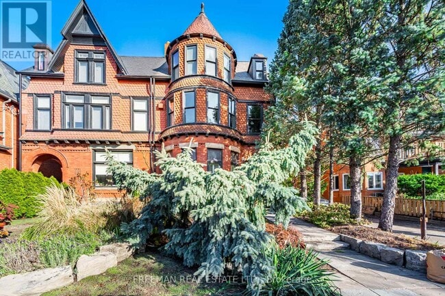 property at 21 Howland Ave