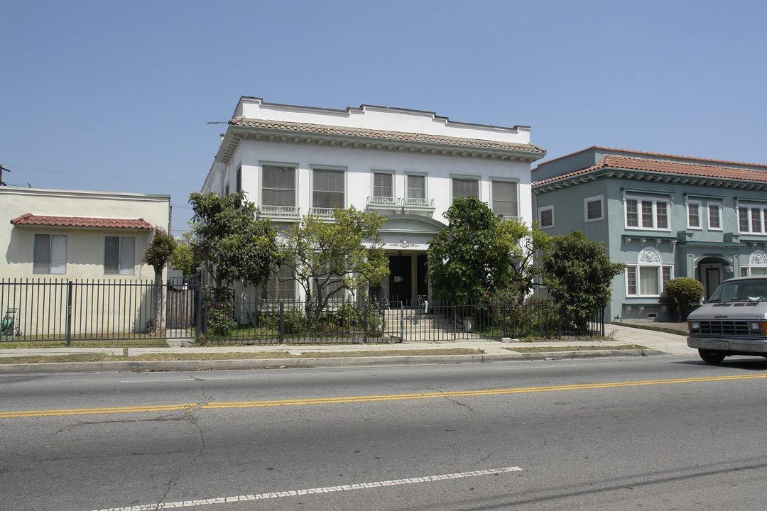 620 N Wilton Pl in Los Angeles, CA - Building Photo