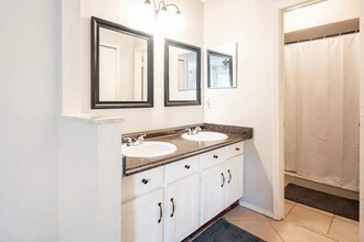 134 Lakepointe Cir in Kissimmee, FL - Building Photo - Building Photo