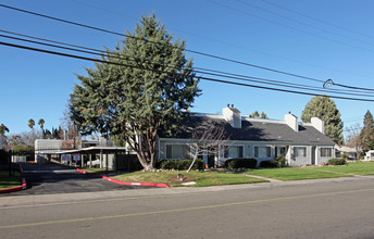 Cottage Bay Apartments in Sacramento, CA - Building Photo - Building Photo