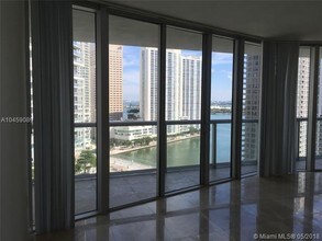 495 Brickell Ave-Unit -1904 in Miami, FL - Building Photo - Building Photo