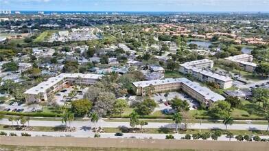606 SW Natura Blvd in Deerfield Beach, FL - Building Photo - Building Photo