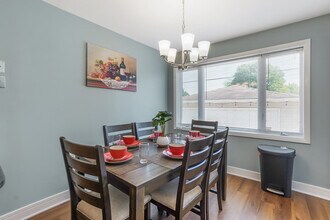 7002 W Farragut Ave, Unit SI ID1285019P in Chicago, IL - Foto de edificio - Building Photo