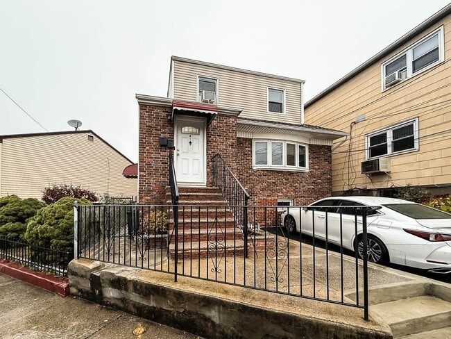 property at 8 West Side Ave