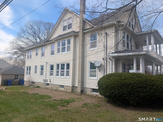 226 Hillside Ave in Torrington, CT - Building Photo - Building Photo