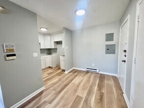 837 River St, Unit 5 in Boston, MA - Building Photo - Building Photo