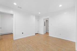 324 70th St in Guttenberg, NJ - Building Photo - Building Photo