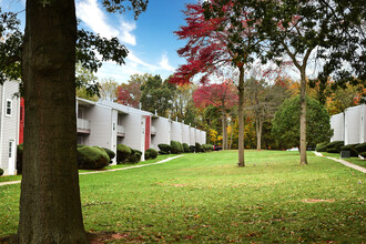 Newport Apartments in Milford, CT - Building Photo - Building Photo