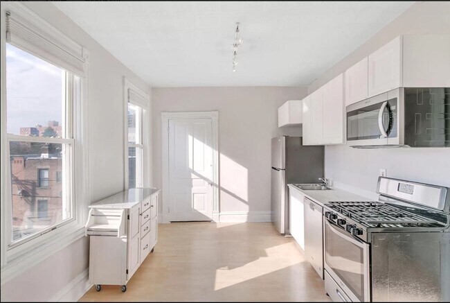 5815 Ellsworth, Unit 1 in Pittsburgh, PA - Building Photo - Building Photo