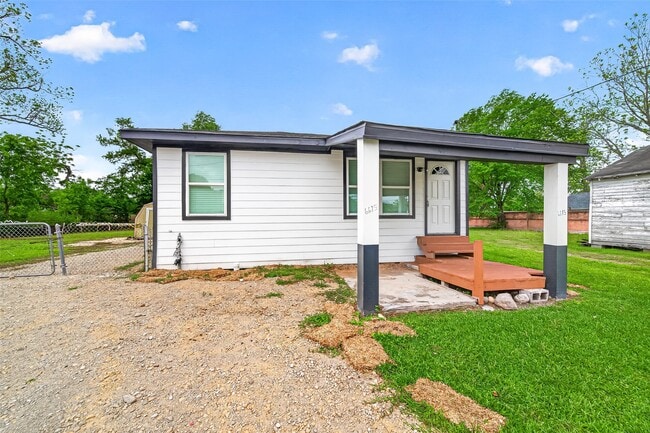 6615 W Montgomery Rd in Houston, TX - Building Photo - Building Photo