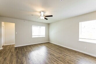 420 Mustang Trot Dr in Katy, TX - Foto de edificio - Building Photo