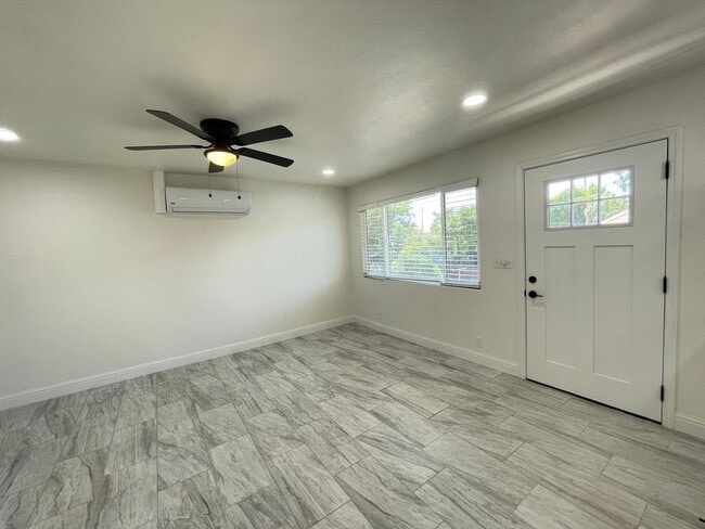 134 N Poplar Avenue in Fresno, CA - Building Photo - Building Photo