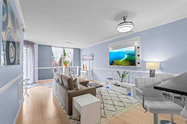 property at 802 W Windward Way