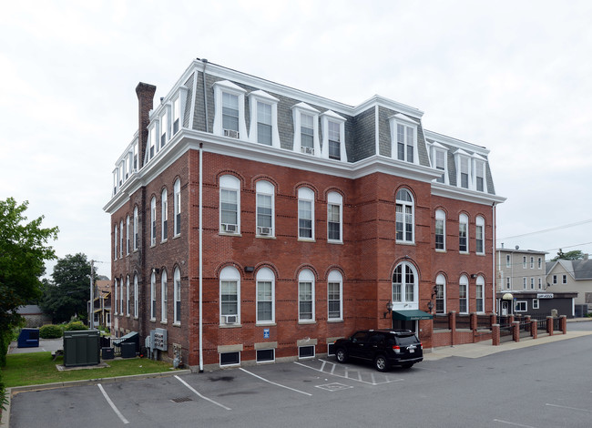 Acushnet Commons in New Bedford, MA - Building Photo - Building Photo