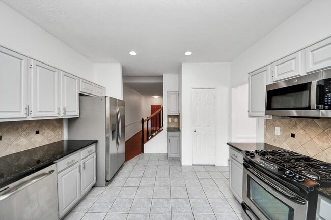 2204 Gemini St