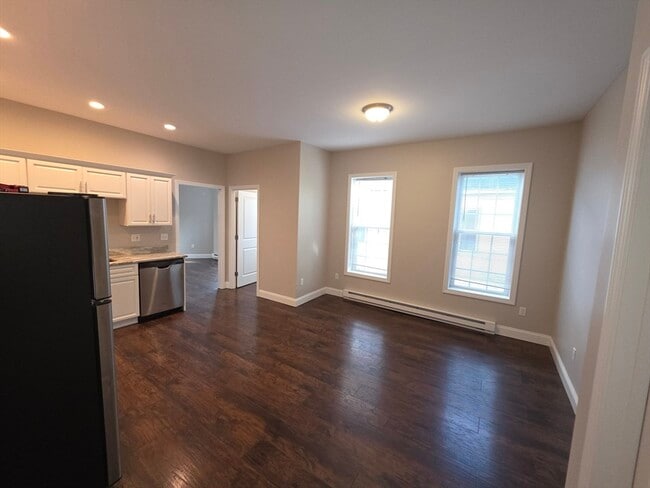 25 Brown Ave in Holyoke, MA - Building Photo - Building Photo