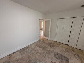 1618 NE 33rd St in Oakland Park, FL - Building Photo - Building Photo