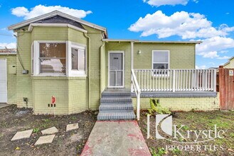 241 Mayo Ave in Vallejo, CA - Building Photo - Building Photo