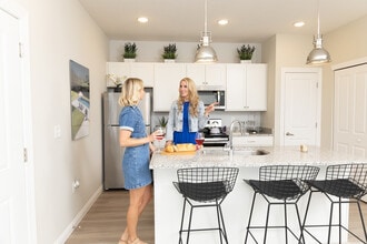 Orange Summit in Lewis Center, OH - Building Photo - Building Photo