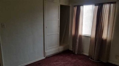 520 E Hyde Park Pl in Inglewood, CA - Building Photo - Building Photo