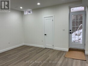 1 Tilsonburg Ave in Brampton, ON - Building Photo - Building Photo