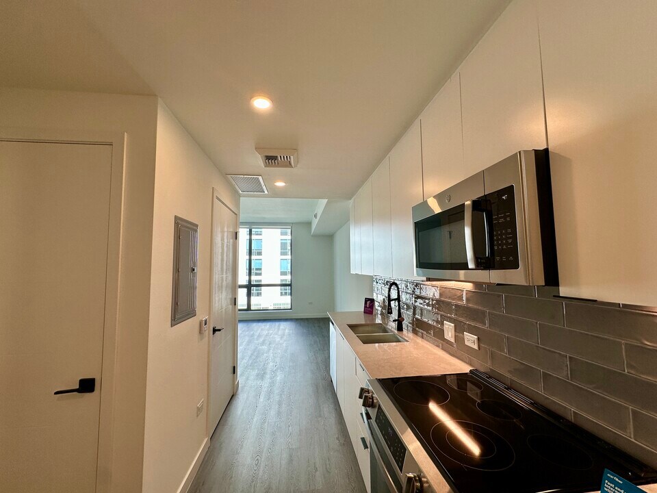 154 NE 23rd St, Unit S in Miami, FL - Building Photo