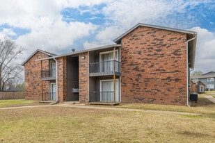 The Village Apartments in Broken Arrow, OK - Building Photo