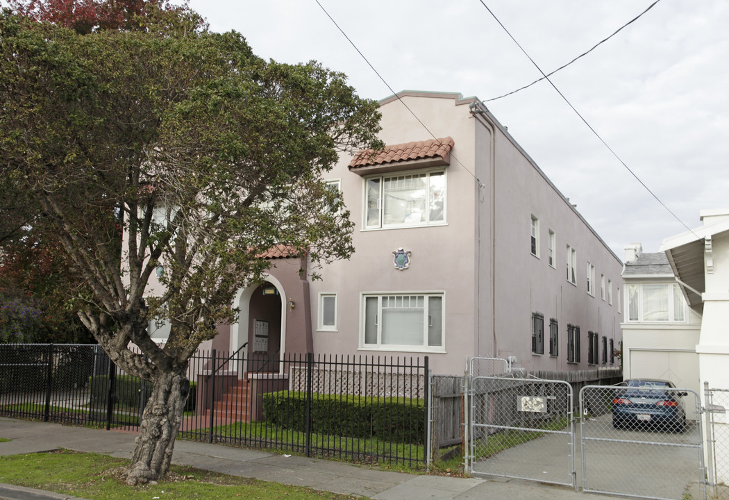 3220 E 16th St in Oakland, CA - Building Photo