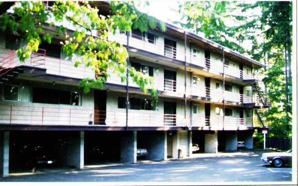 Tall Firs Apartments in Burien, WA - Building Photo