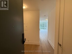 800 Broadview Ave in Toronto, ON - Building Photo - Building Photo
