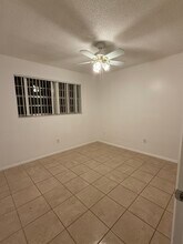 38 SW 7th St, Unit B in Dania Beach, FL - Building Photo - Building Photo