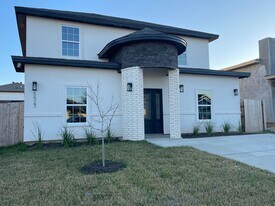 5527 Conroe St in Laredo, TX - Building Photo