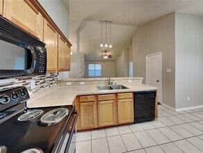 8921 Highland Orchard Dr in Fort Worth, TX - Building Photo - Building Photo