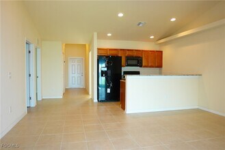 528 SE 5th Ave in Cape Coral, FL - Building Photo - Building Photo