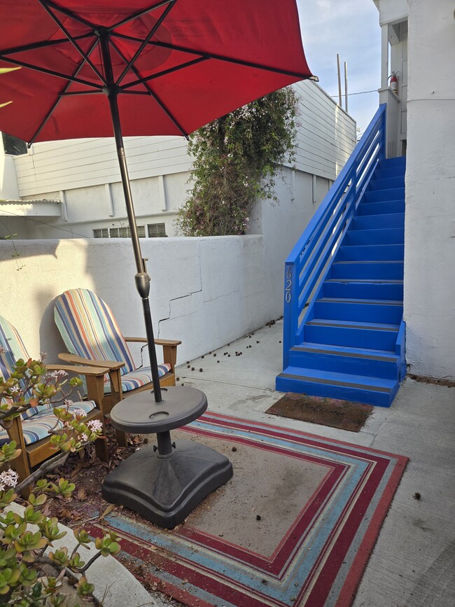 620 Pico Pl, Unit Carriage House in Santa Monica, CA - Building Photo - Building Photo