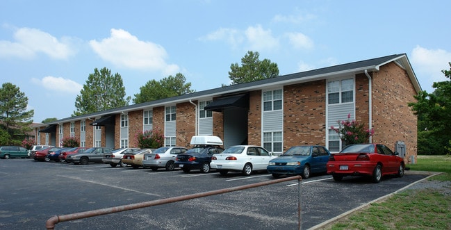 505 Law Rd in Fayetteville, NC - Foto de edificio - Building Photo