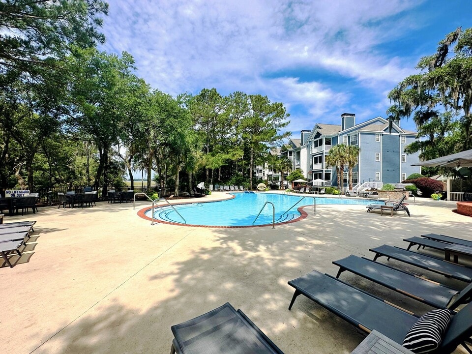 Avana Long Point in Mount Pleasant, SC - Building Photo