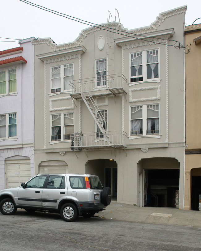 1329 16th Ave in San Francisco, CA - Foto de edificio - Building Photo