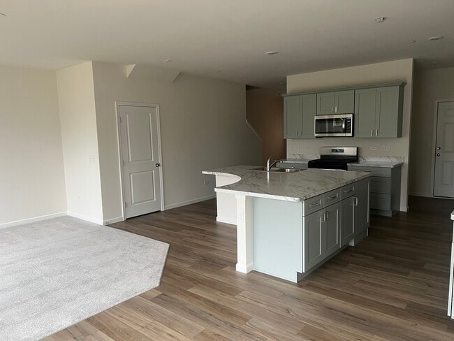 1977 Leiter Way in Hoffman Estates, IL - Building Photo - Building Photo