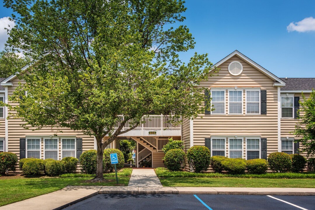 Basswood Apartment Homes in Florence, SC - Foto de edificio