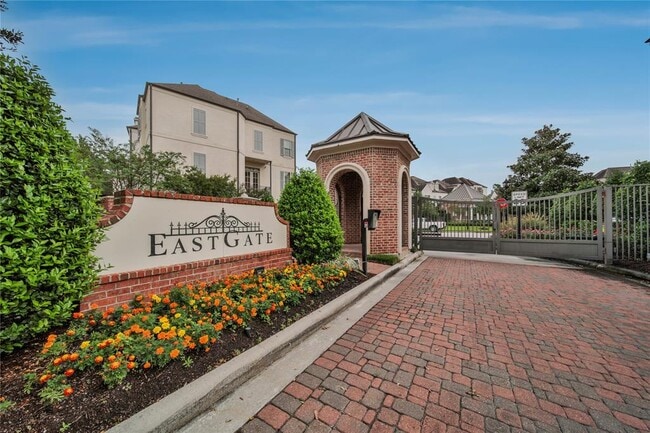 property at 42 Wooded Park Pl