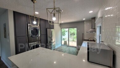 1309 NW 89th Dr in Coral Springs, FL - Building Photo - Building Photo