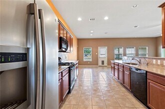 354 Camelia Pkwy in Kyle, TX - Building Photo - Building Photo