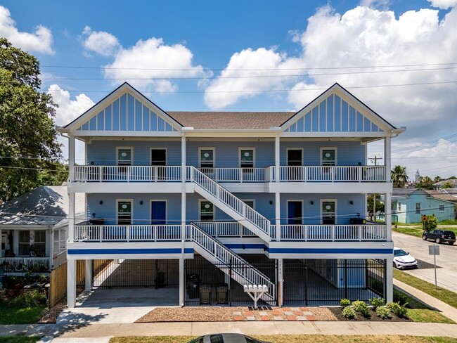 1325 35th St-Unit -2 in Galveston, TX - Building Photo - Building Photo